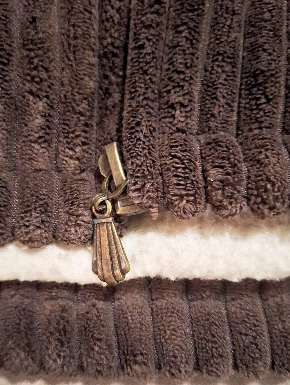 Adiktd Brown Corduroy Sherpa Vest Size Large - Picture 6 of 7